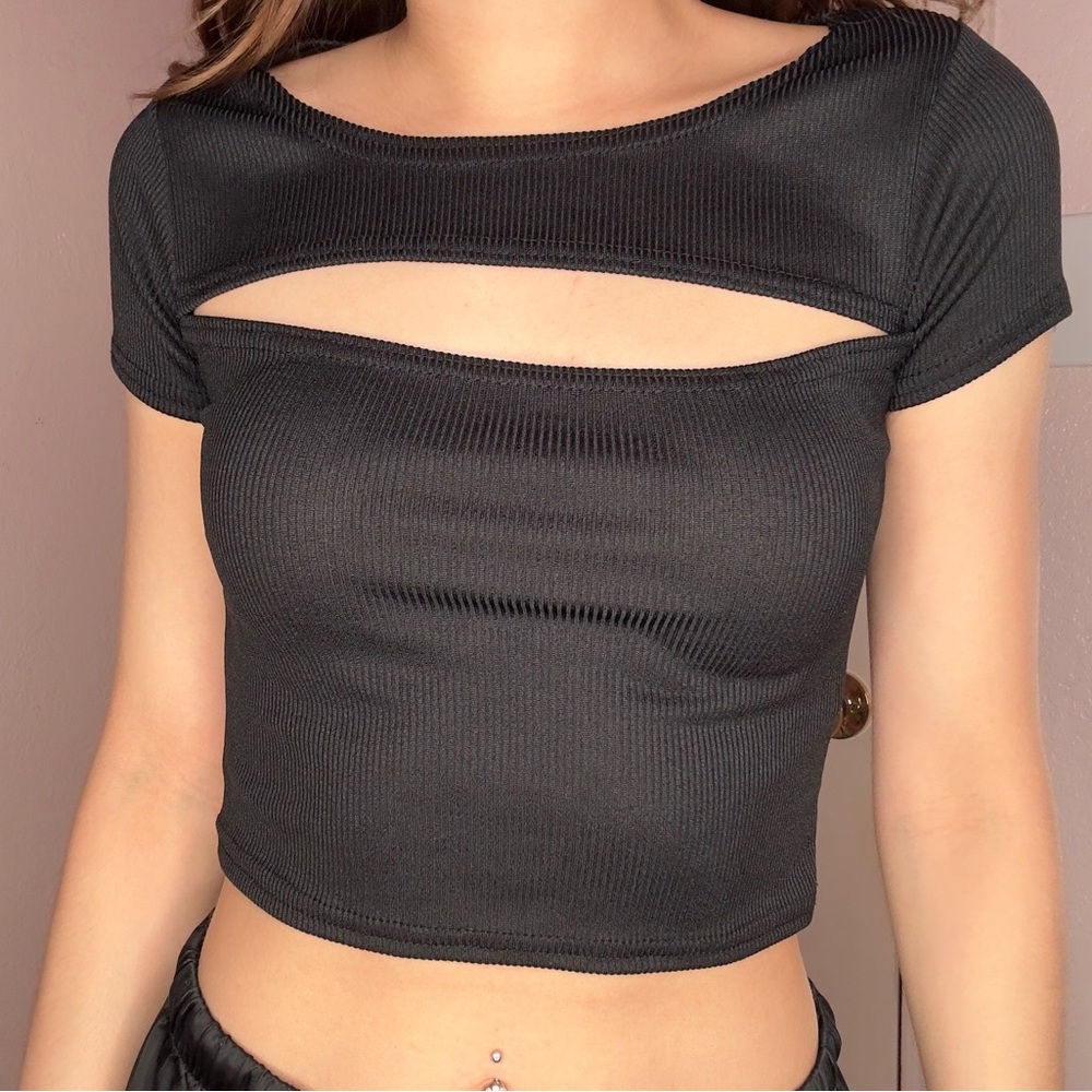 PRETTY LITTLE THING Black Top NWT Size: 0